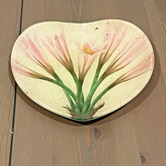 John Derian Amaryllis Plate 7.75" Heart Shaped Glass Decoupage Trinket Dish - Picture 2 of 6